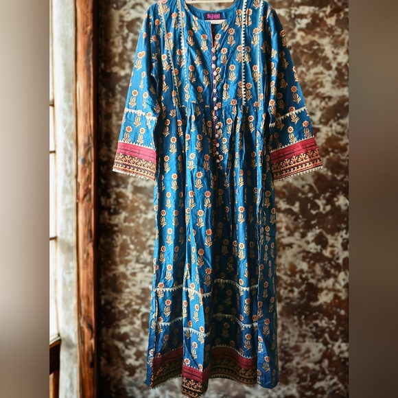 Boho Chic Blue Floral Maxi Dress - Picture 9 of 13